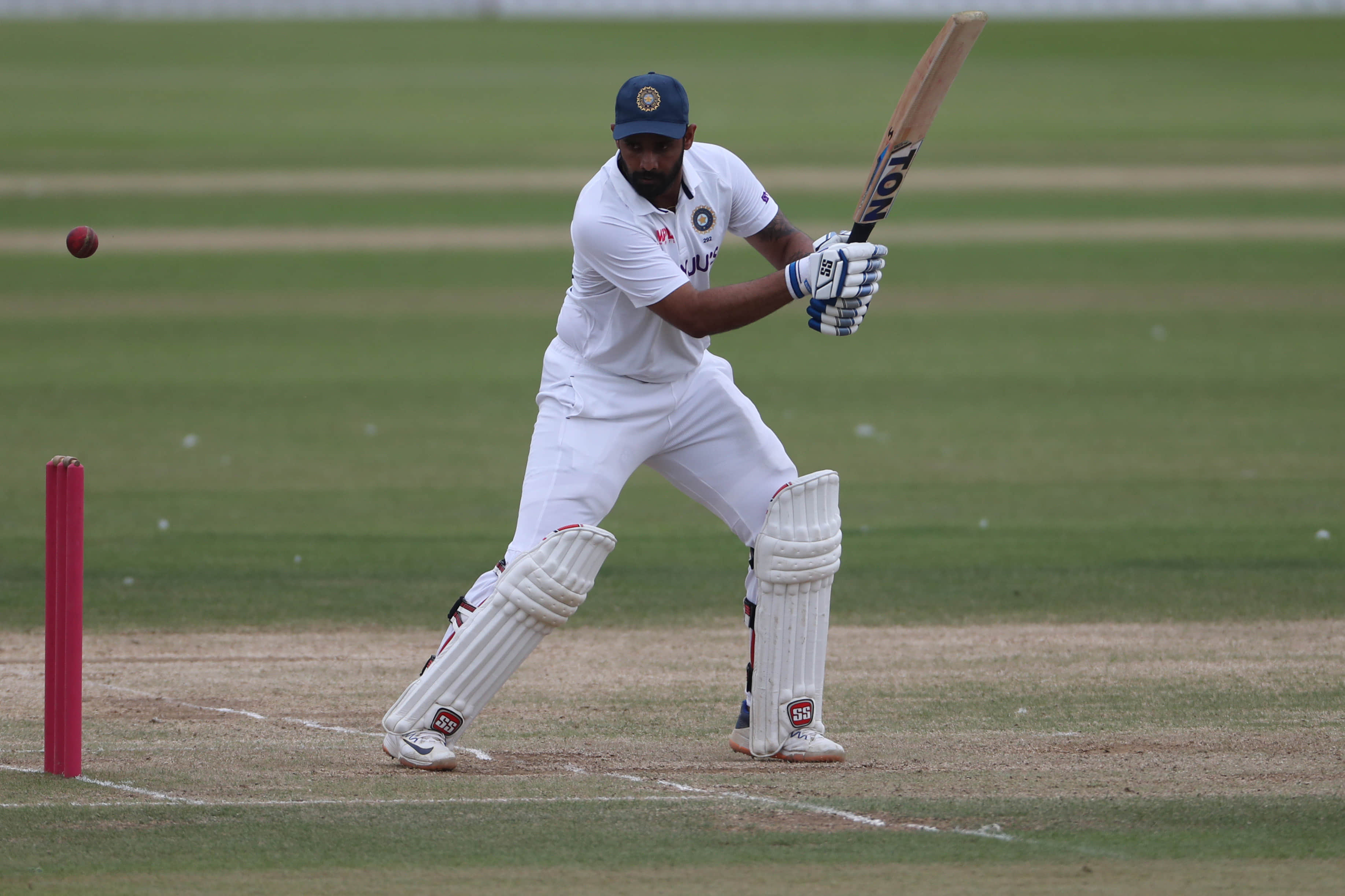 South takes control after resilient middle-order display