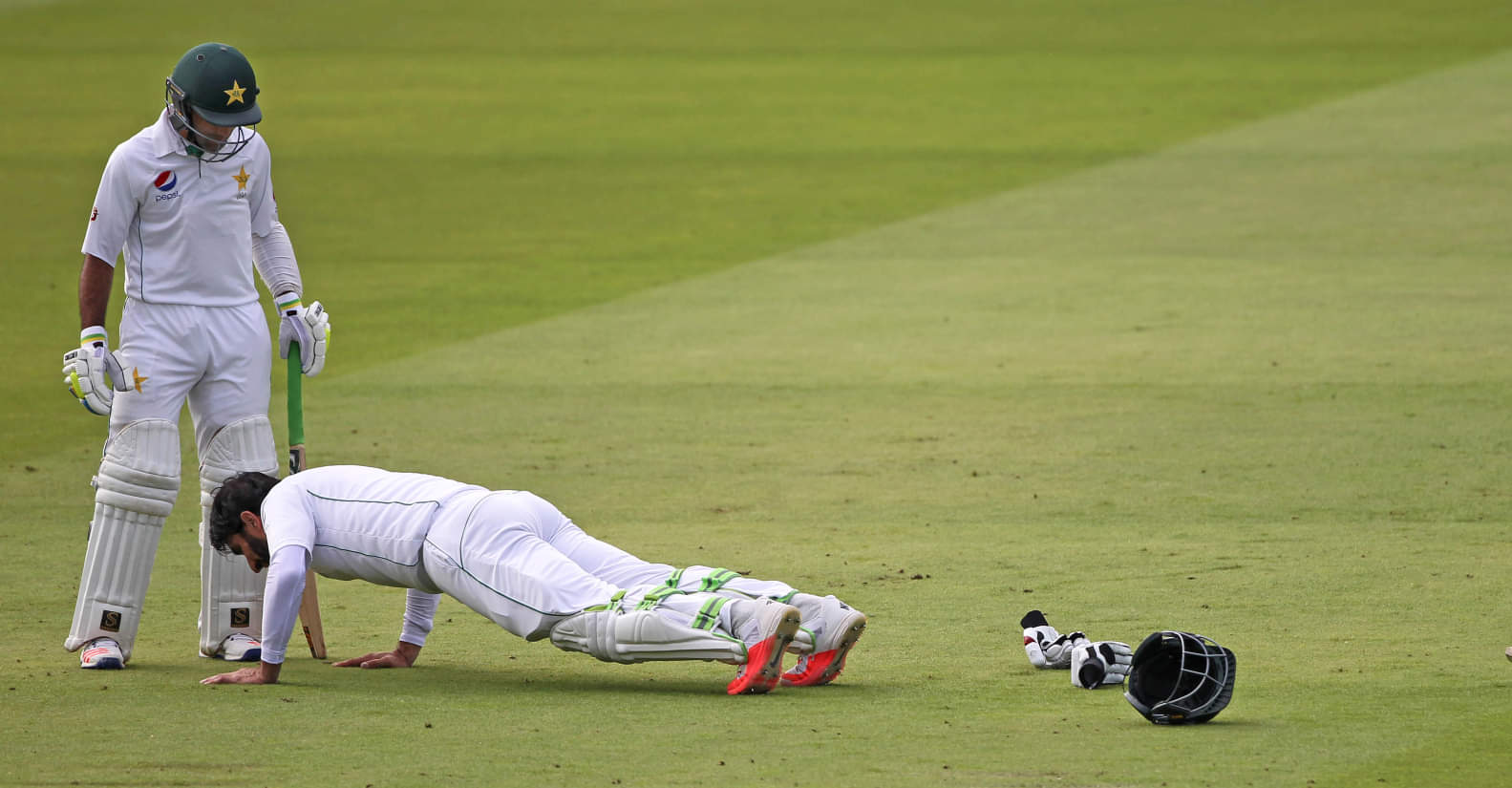 Press-ups and salutes, Pakistan's day out at Lord's