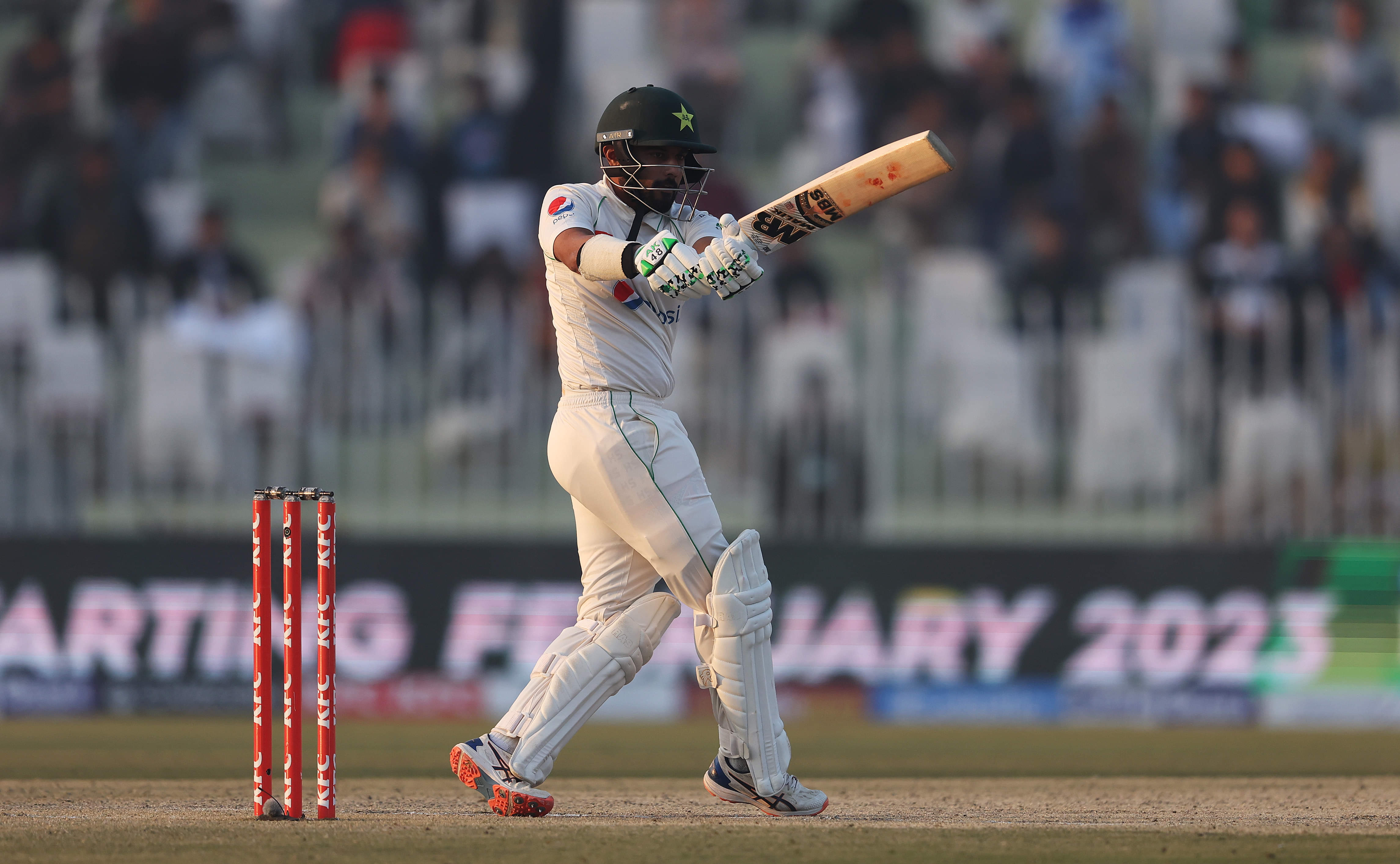 Shakeel, Salman's counter-attacking stand rescues Pakistan on Day 2 