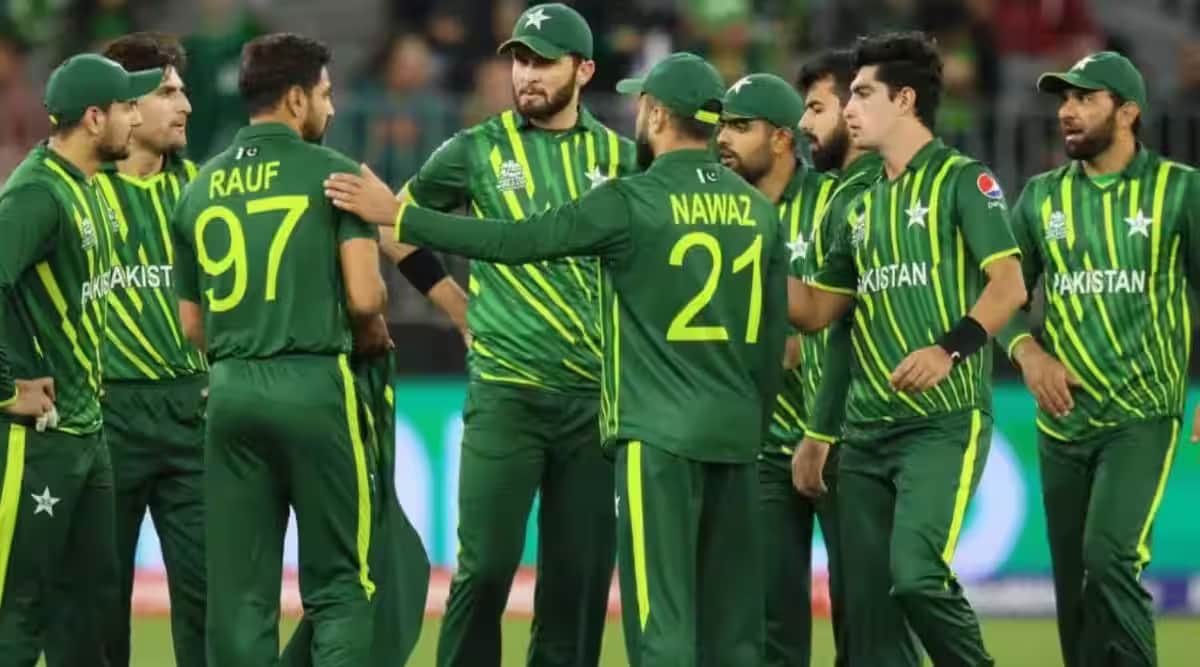 Pakistan start 'firm' favorites in Asia Cup opener