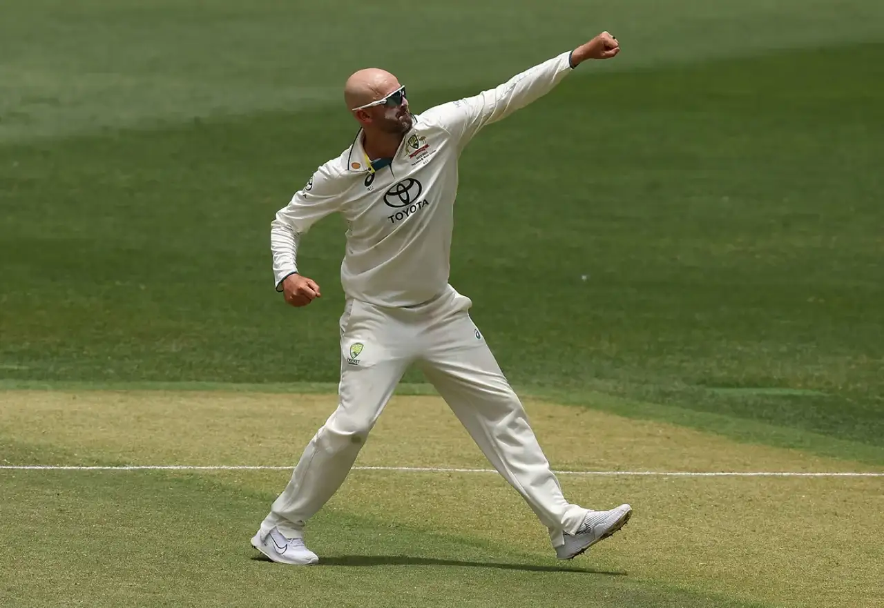 Nathan Lyon shows what Pakistan are missing in Perth