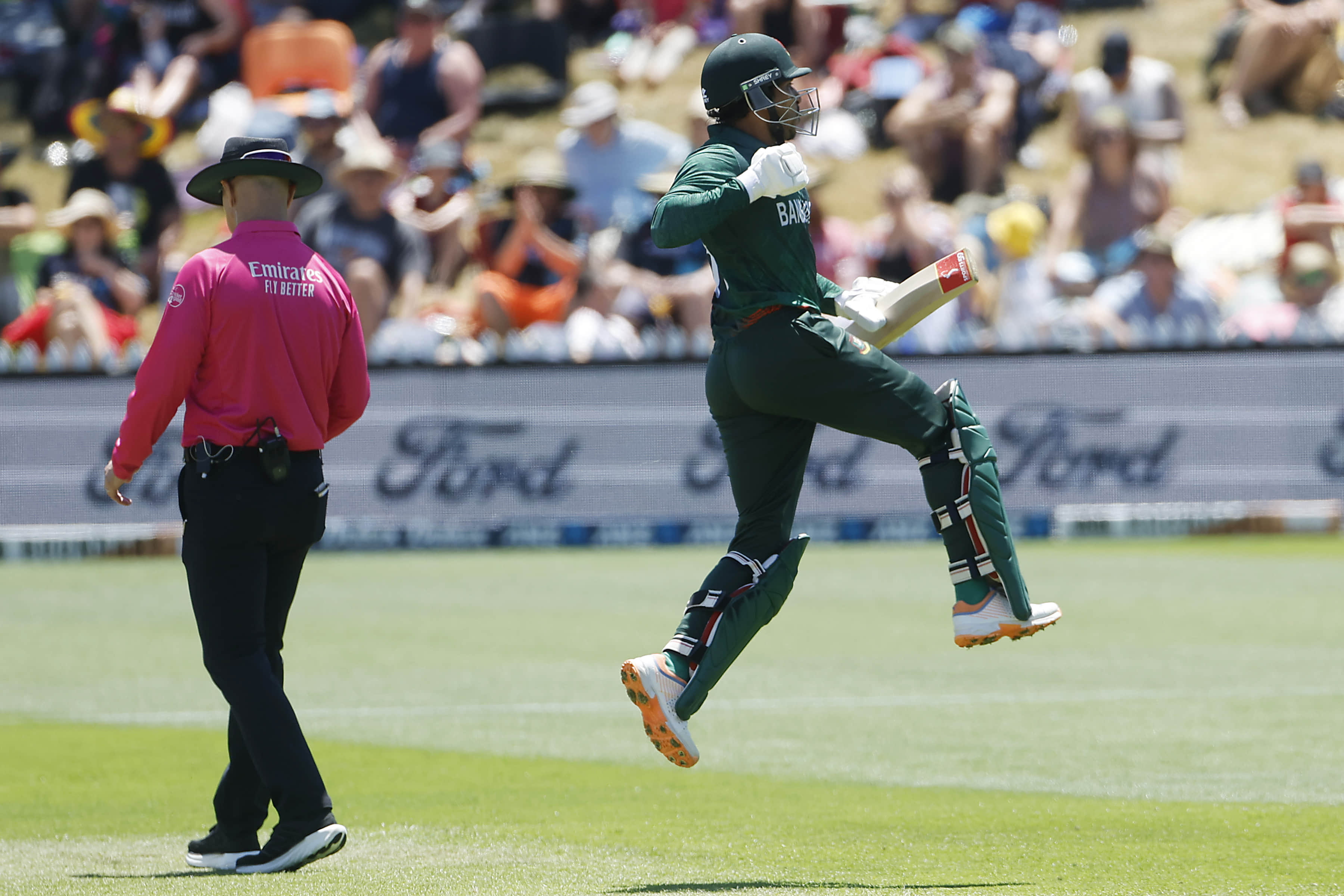 New Zealand down Bangladesh in second ODI despite Sarkar's heroics