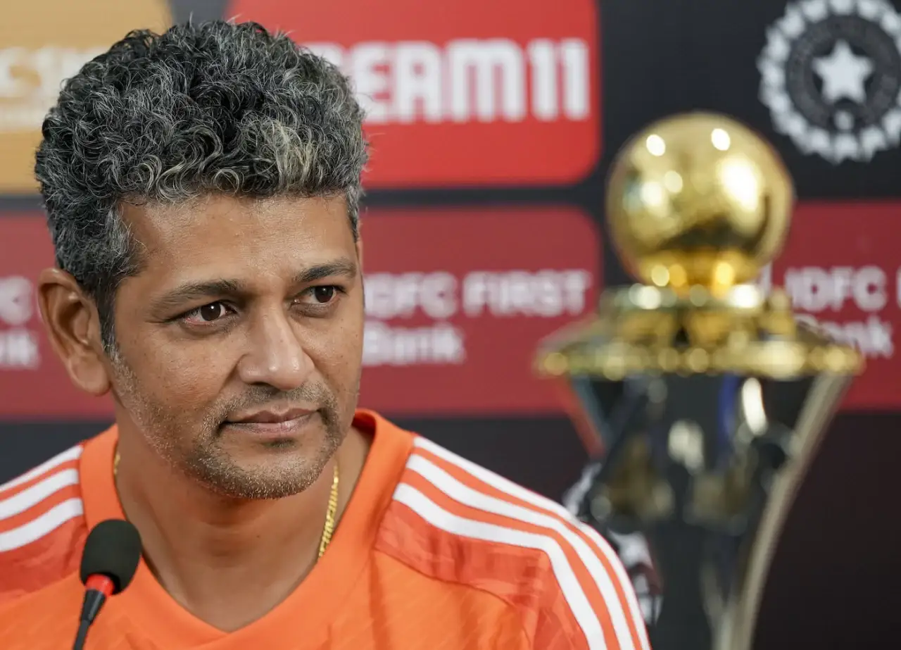 Harman is the glue of the team; they all rally around her: Muzumdar