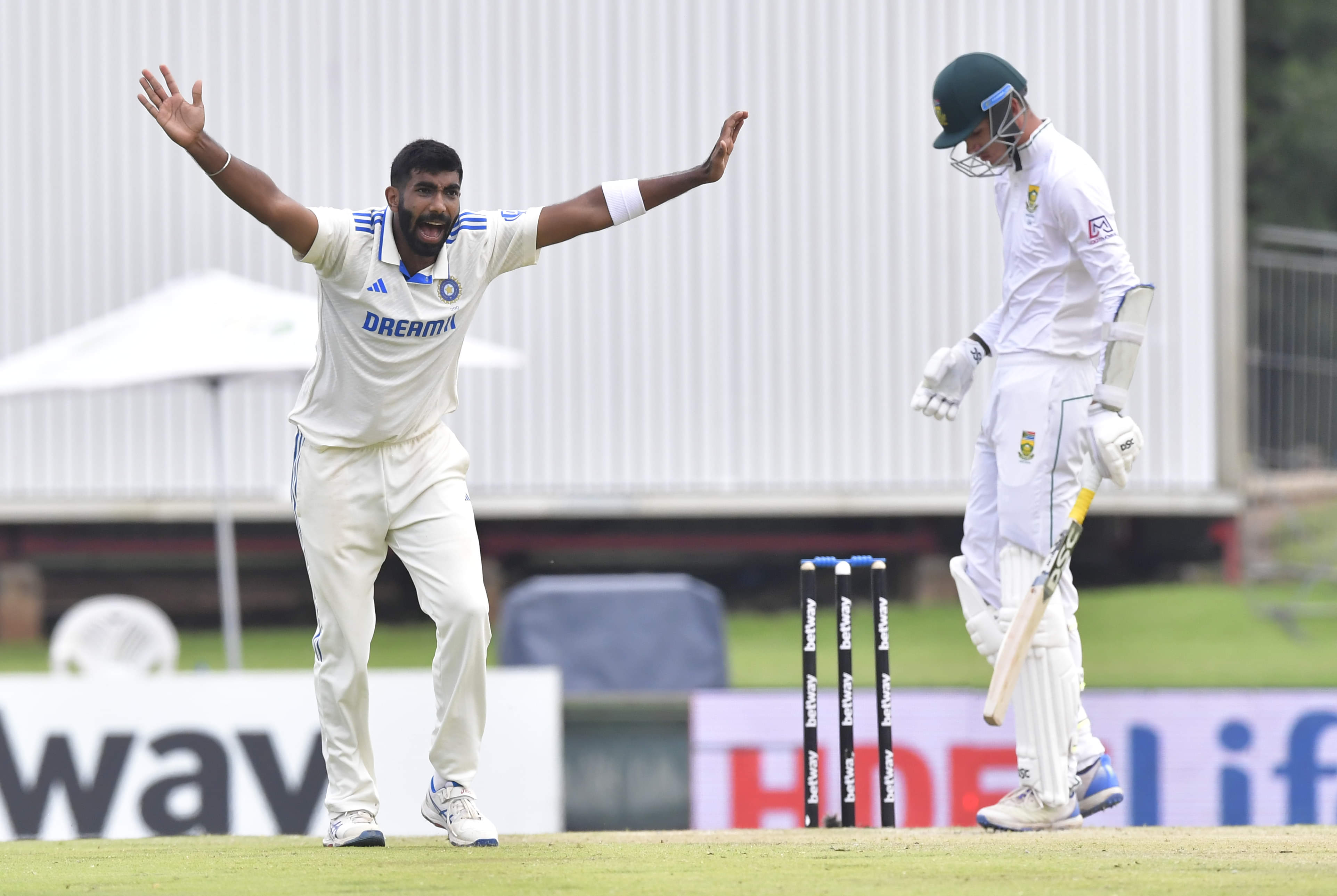 Another bowling failure, another Test defeat for India