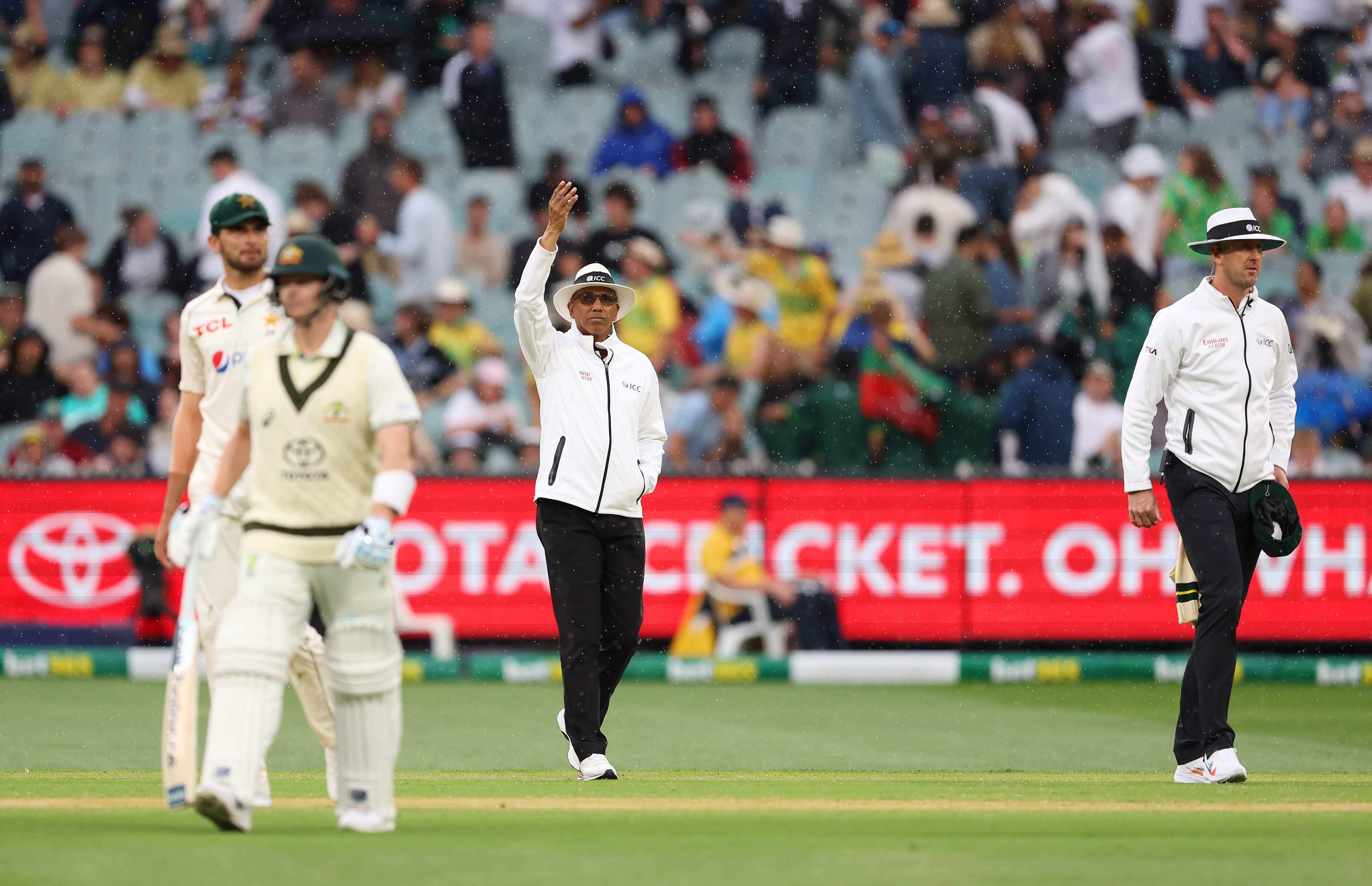 Mohammad Hafeez calls for umpire's call to be abolished