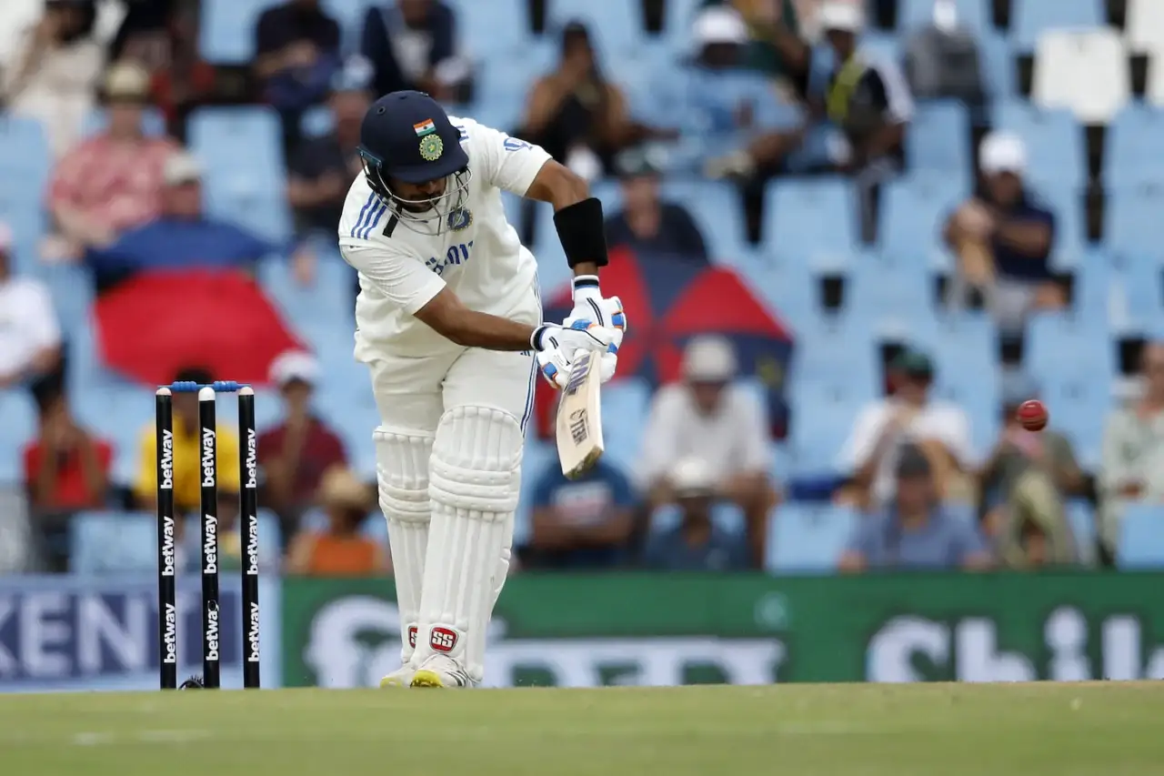 Shardul Thakur suffers a blow on the shoulder in Centurion