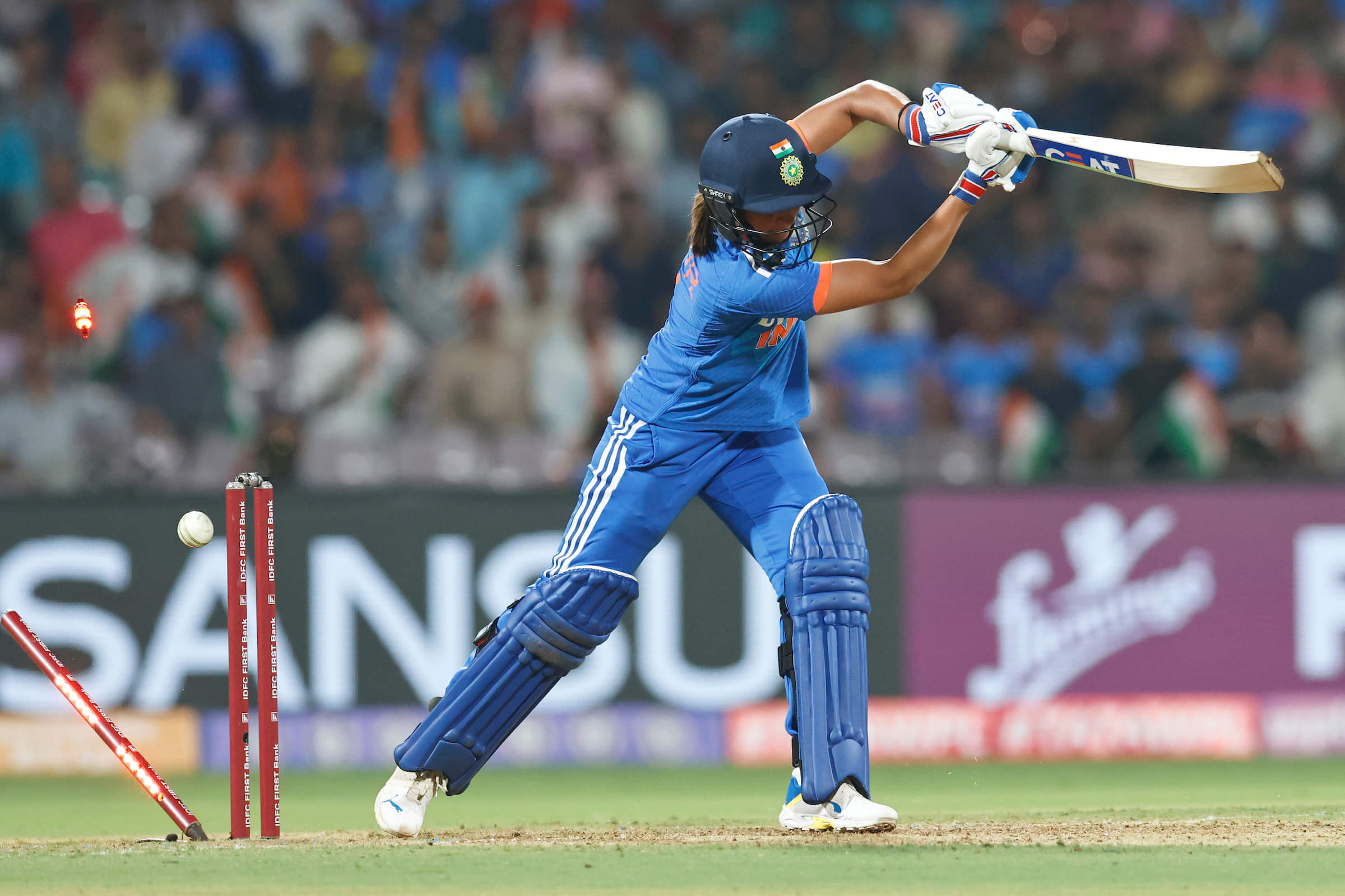 Inconsistent Harmanpreet, miserable India