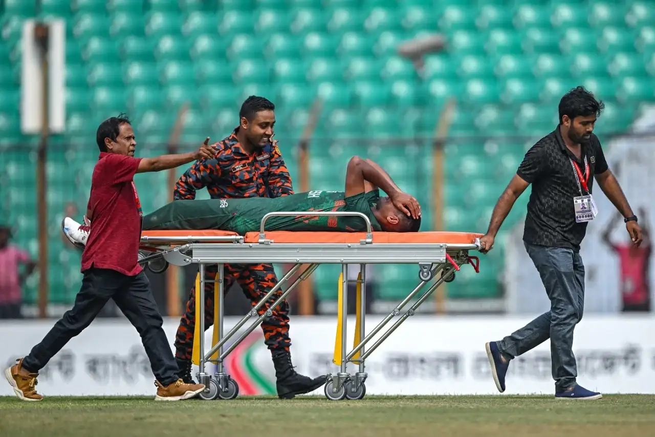 Bangladesh hampered by injuries in third ODI against Sri Lanka