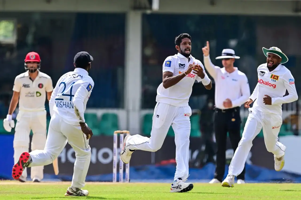 Seamers put Sri Lanka in control as Bangladesh chase 280