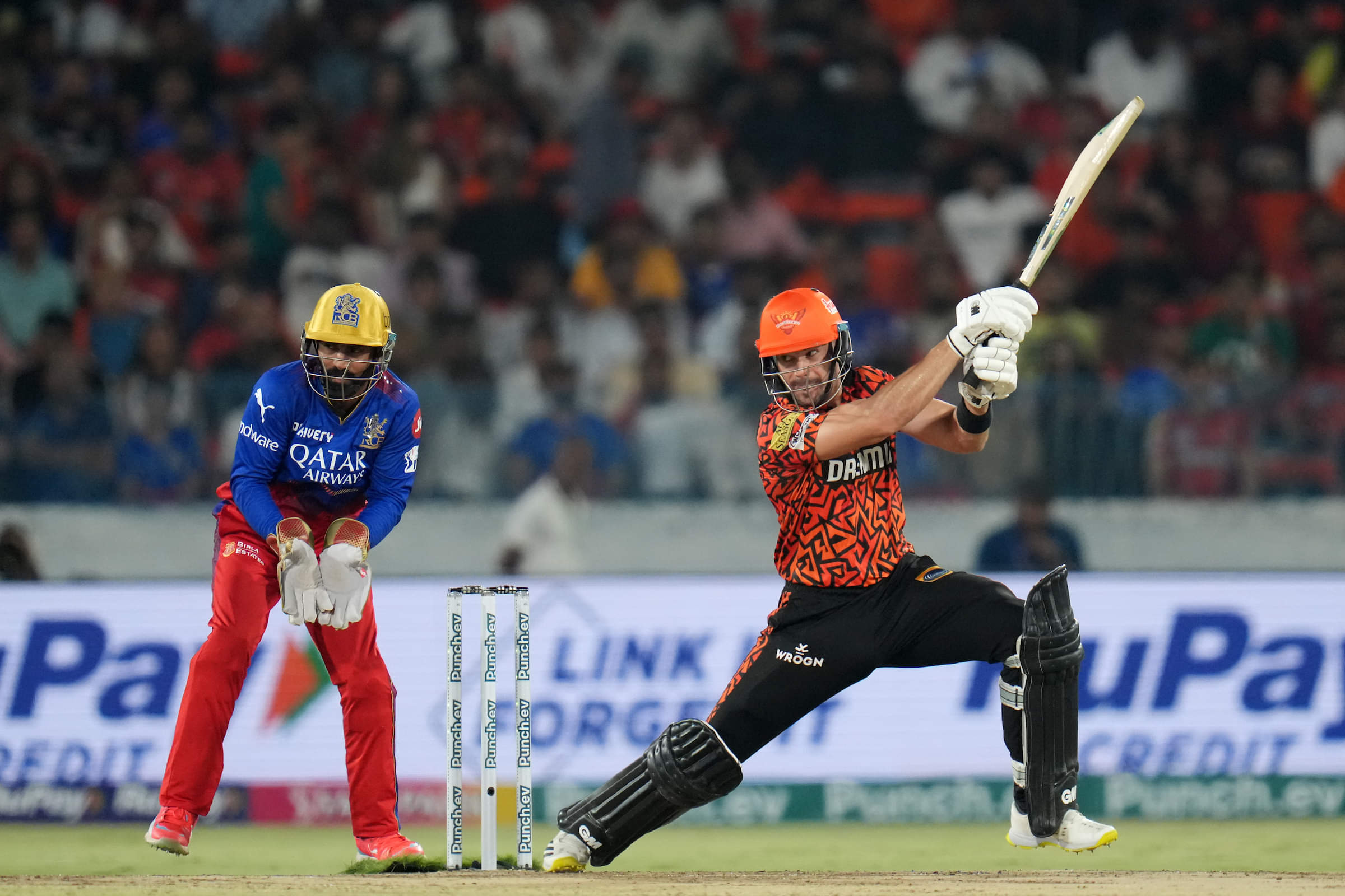 Anchor roles when you are chasing 207 is hard to do: Daniel Vettori