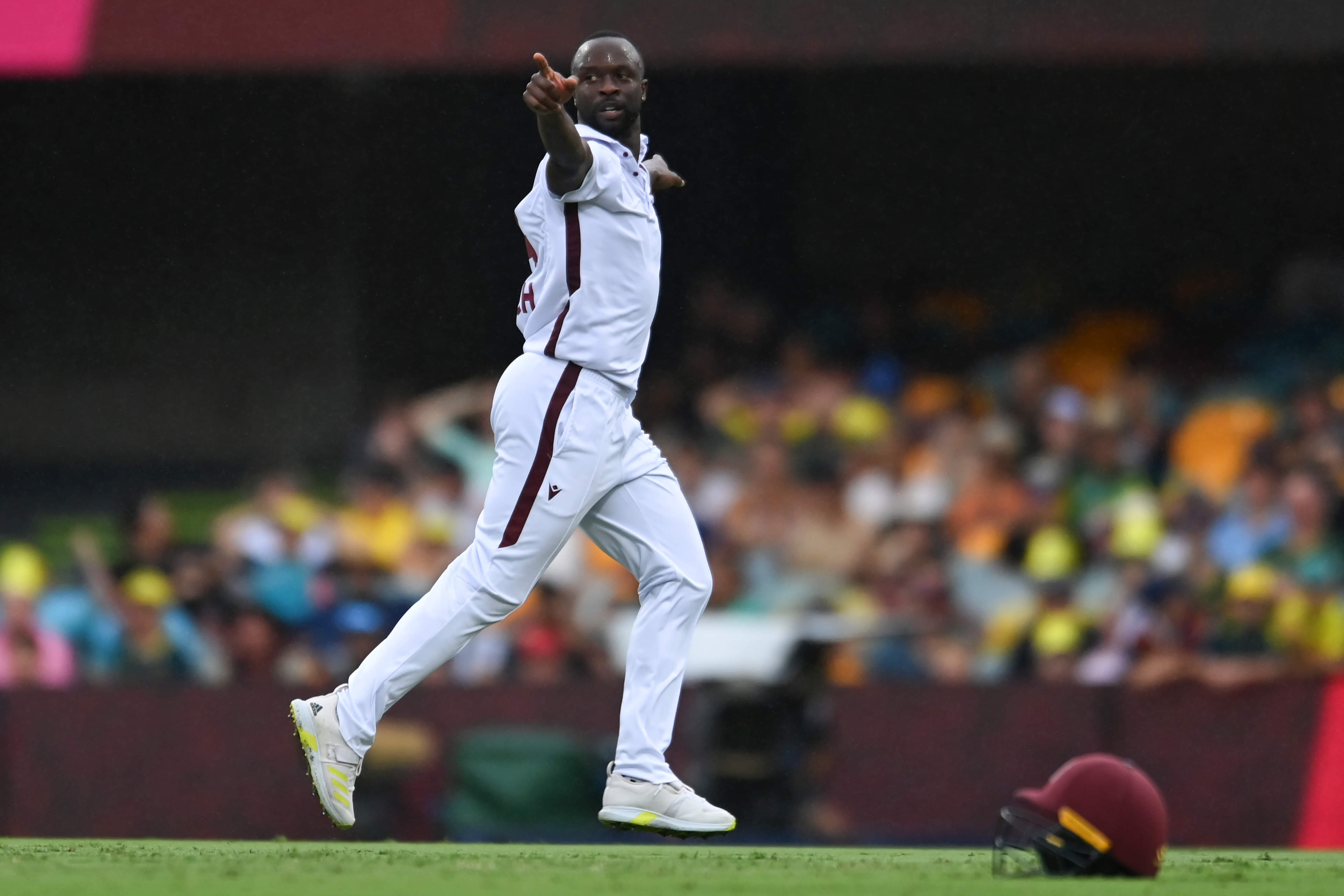 Kemar Roach out of England Tests due to knee injury