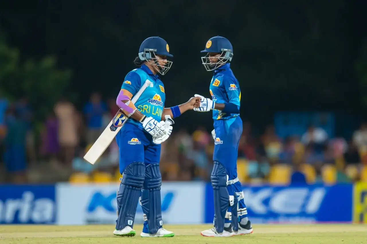 Sri Lanka edge past Pakistan to set up final clash with India