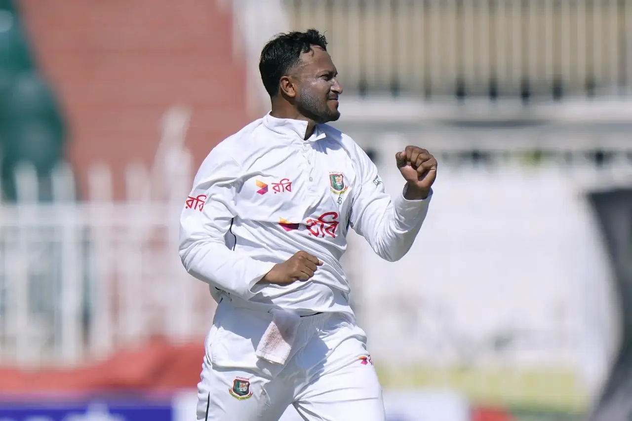 "Was an easy decision" - Surrey's director on signing Shakib for one County game