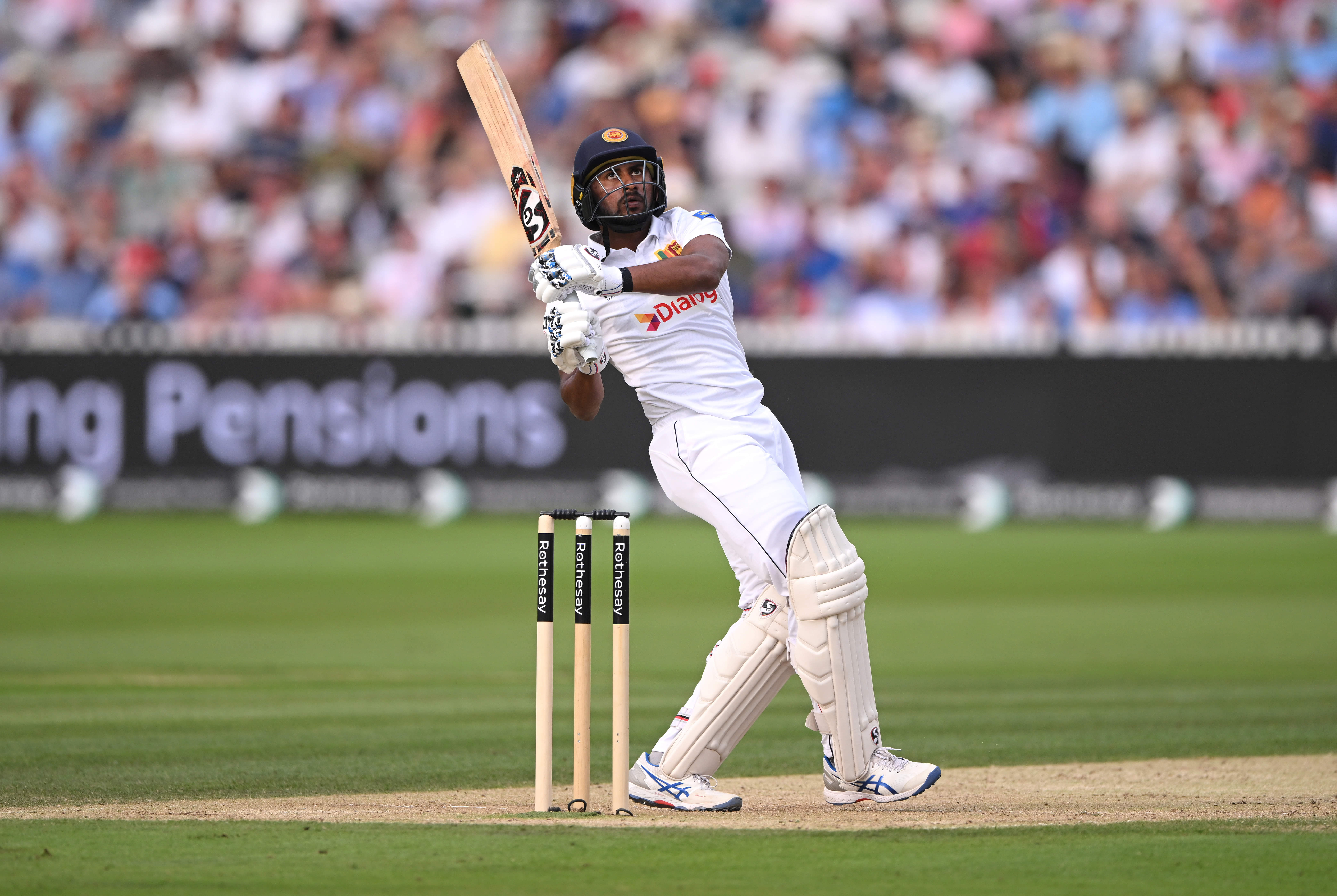 Kamindu Mendis pips Saud Shakeel en route a world record