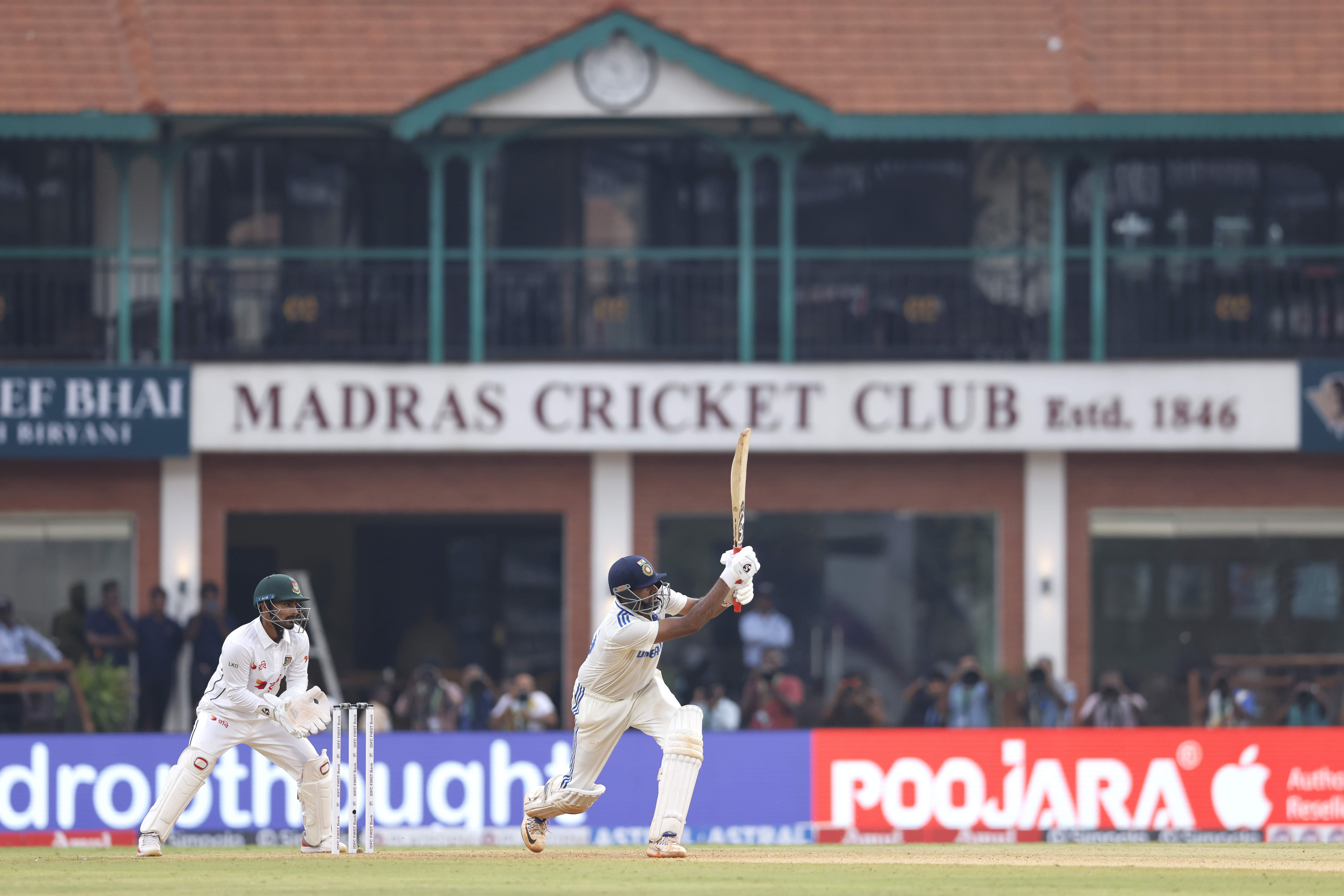 Sunil Gavaskar blasts English media for criticising Chennai pitch