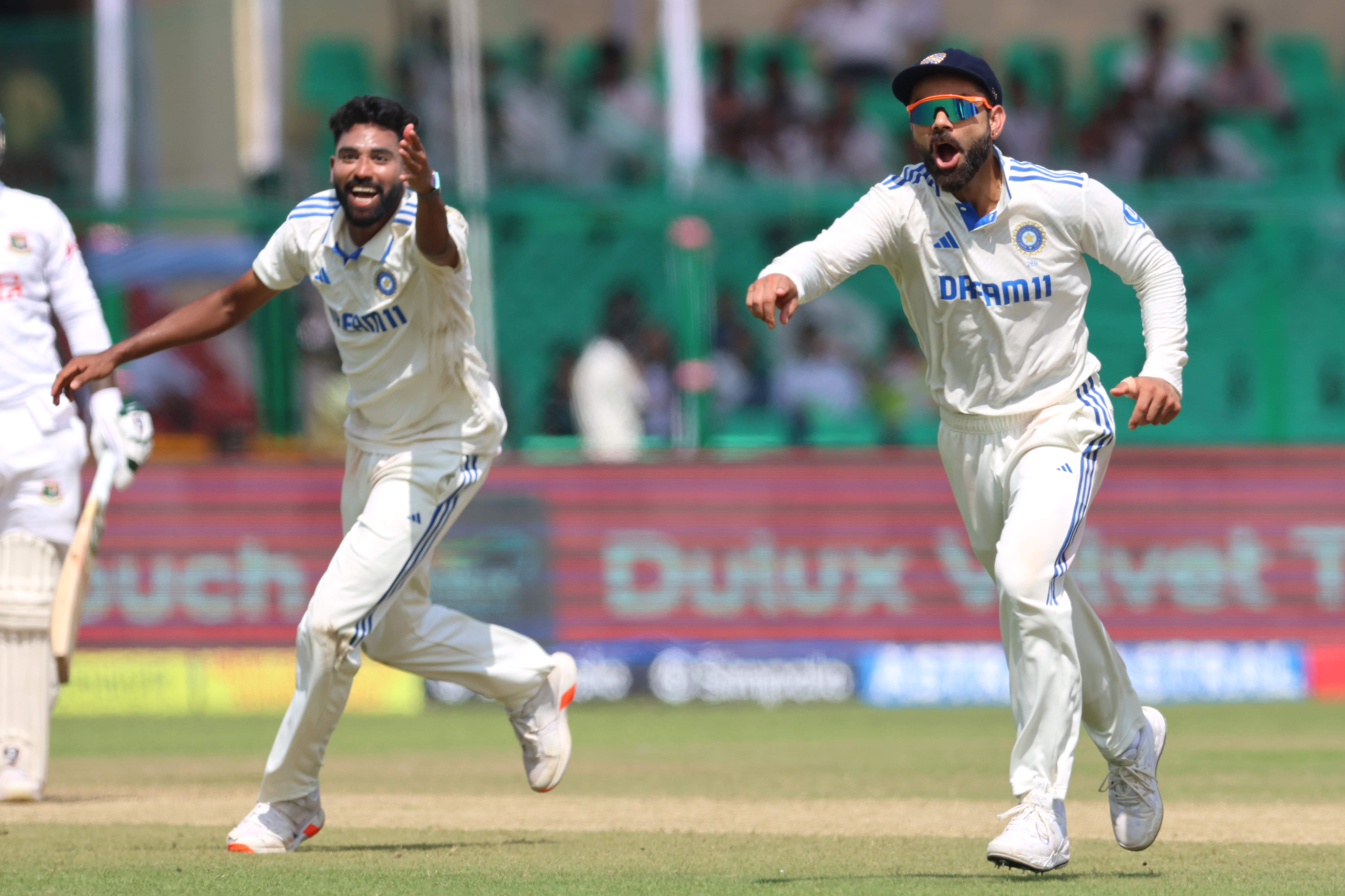 WATCH: Rohit stuns teammates with an outrageous one-handed grab