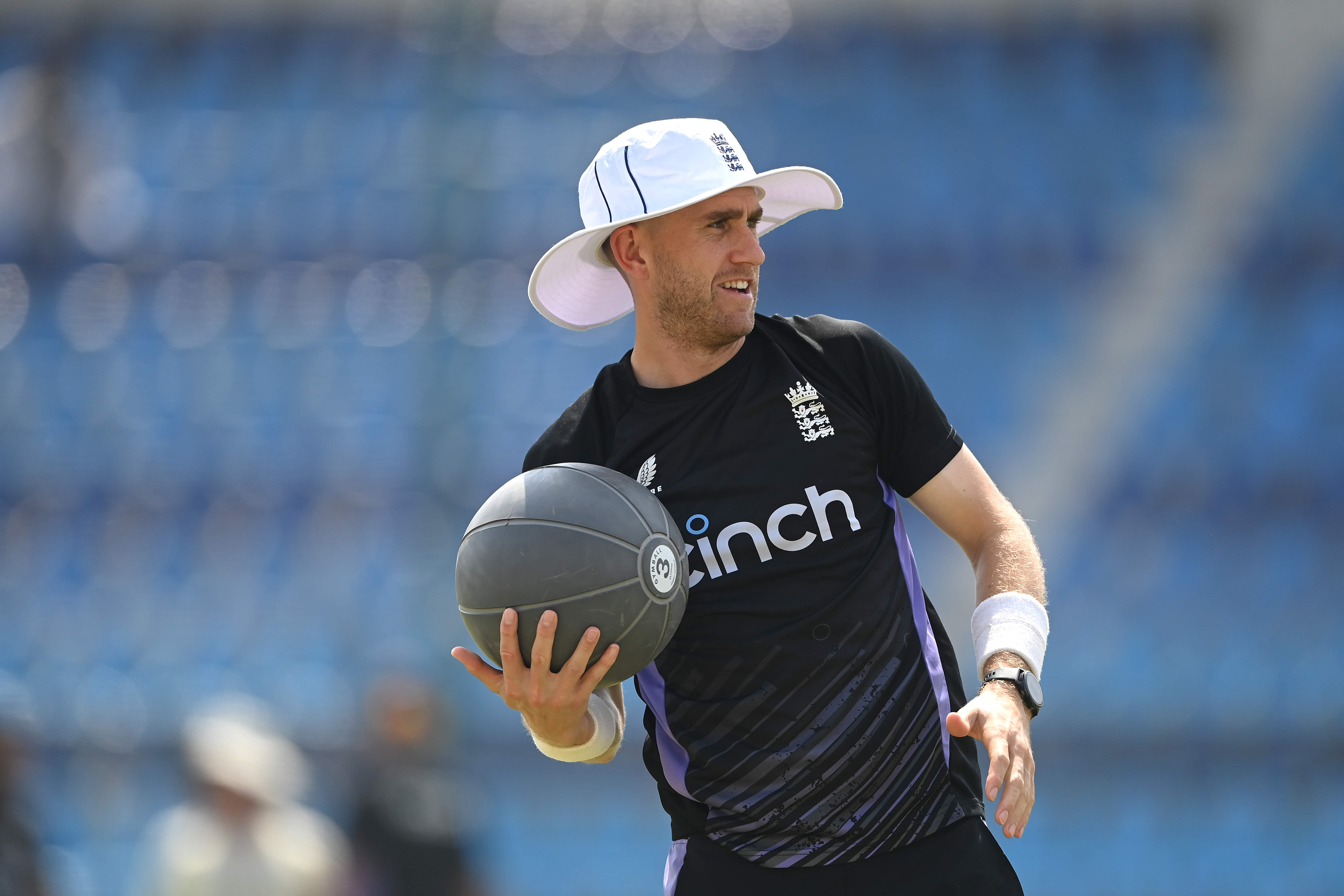 England speedster leaves Pakistan tour midway to get married