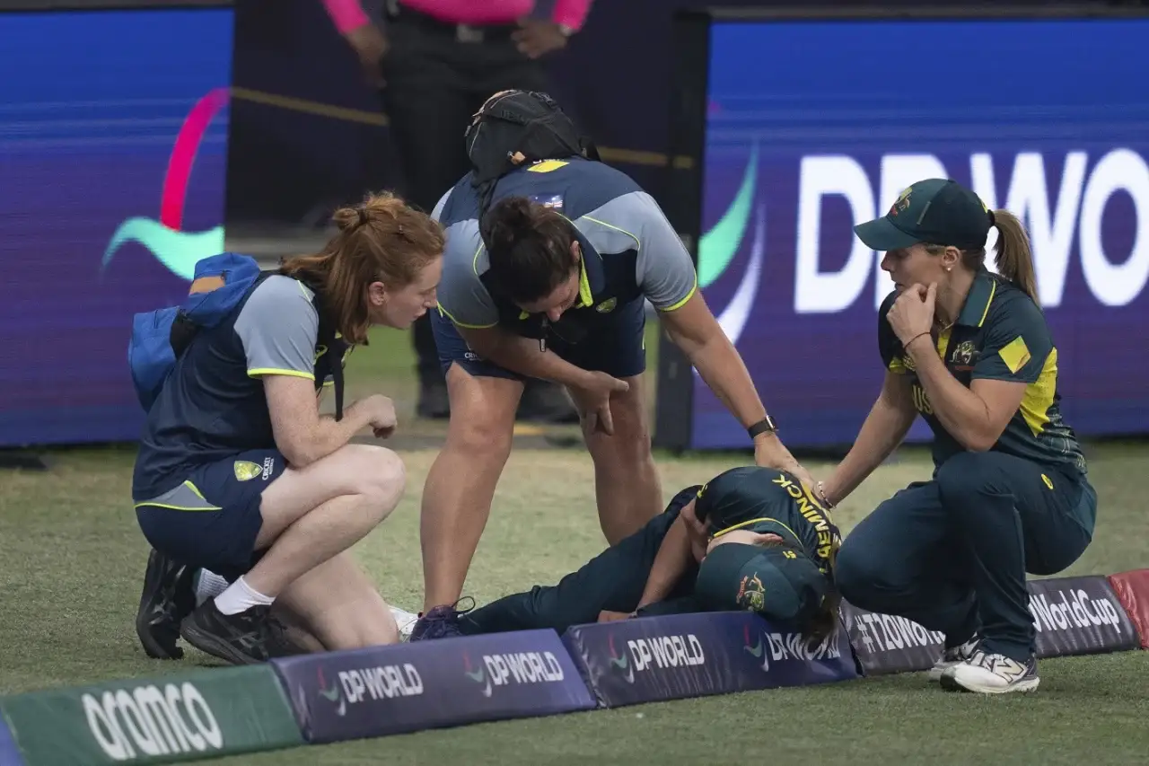 Tayla Vlaeminck dislocates shoulder during T20 World Cup