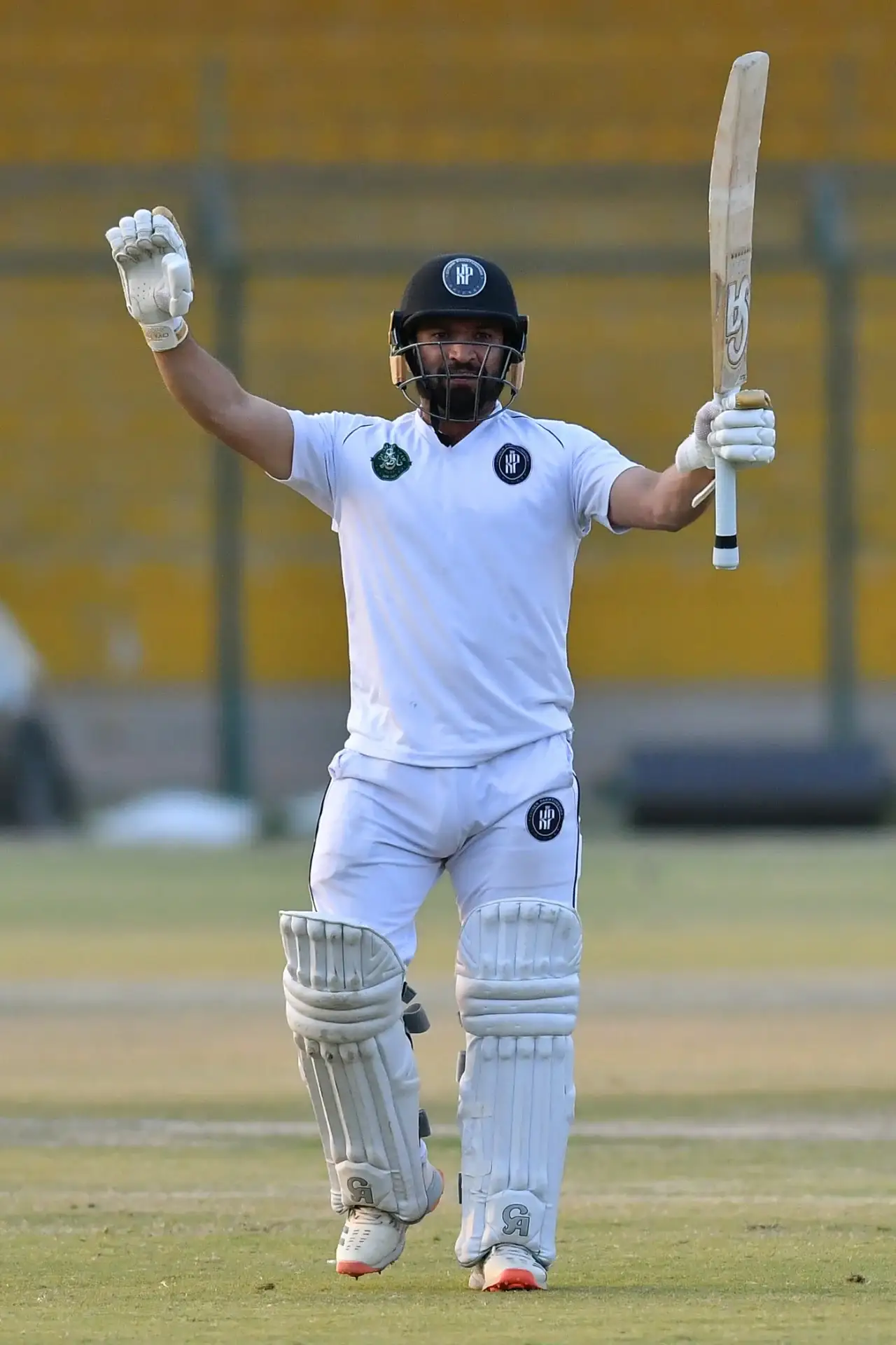 Pakistan name a solitary seamer for second Test; Kamran Ghulam to debut