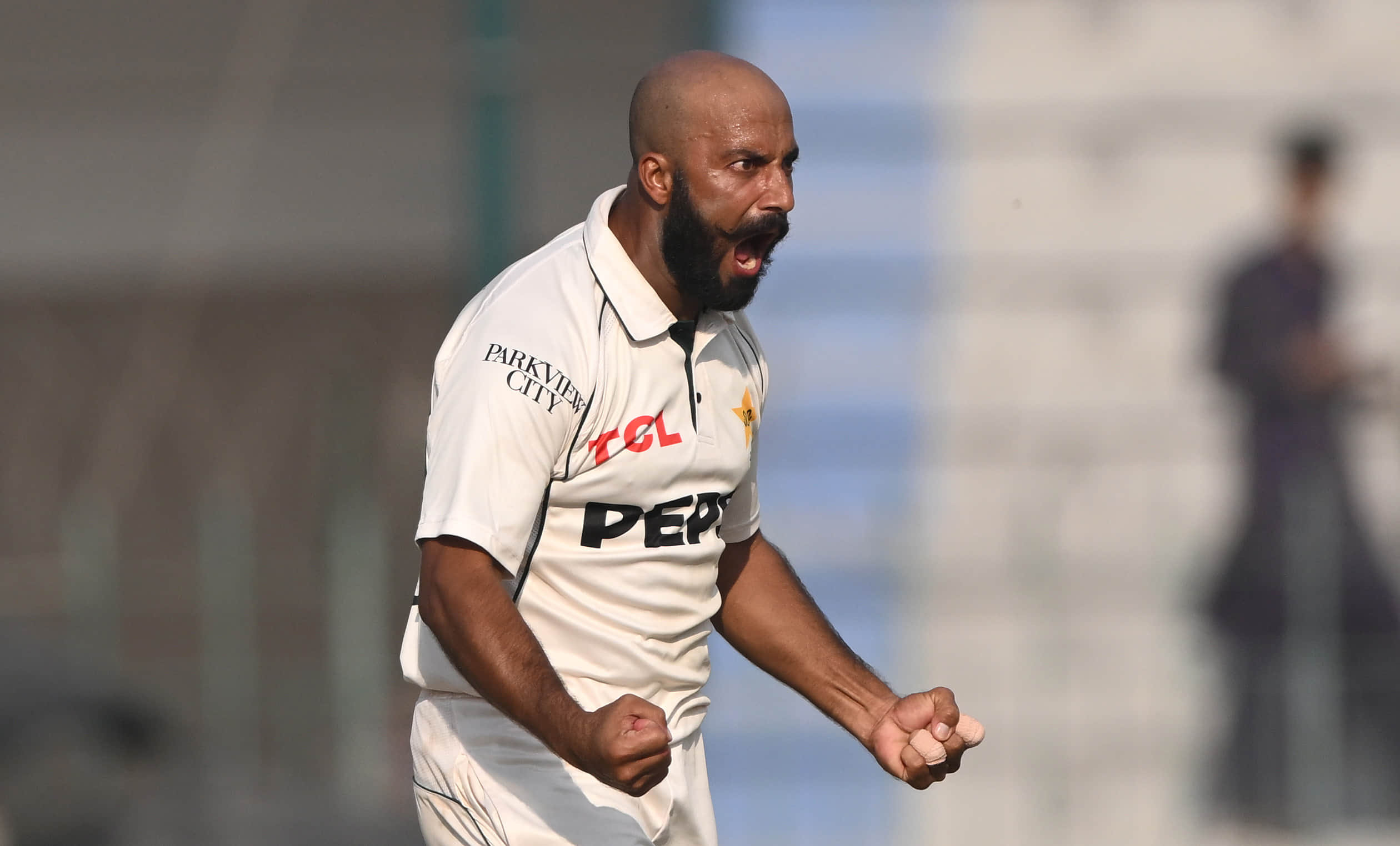 Sajid Khan leads Pakistan's fightback after Ben Duckett's ton