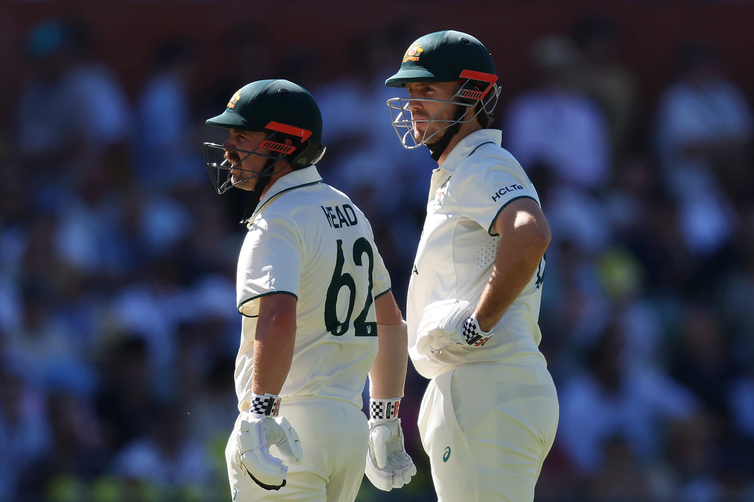 Mitchell Marsh walks despite daylight between bat & ball to leave Adelaide befuddled