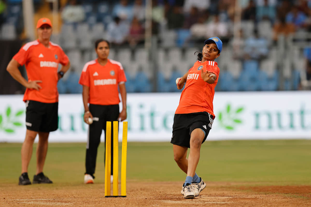 India hand Minnu Mani a debut as Australia choose to bat first in 2nd ODI