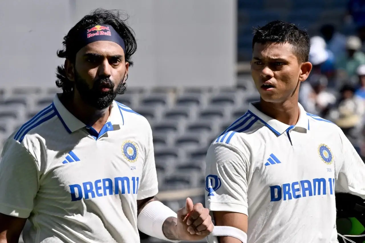 Australia set India target of 340 runs in 92 overs on day five at MCG