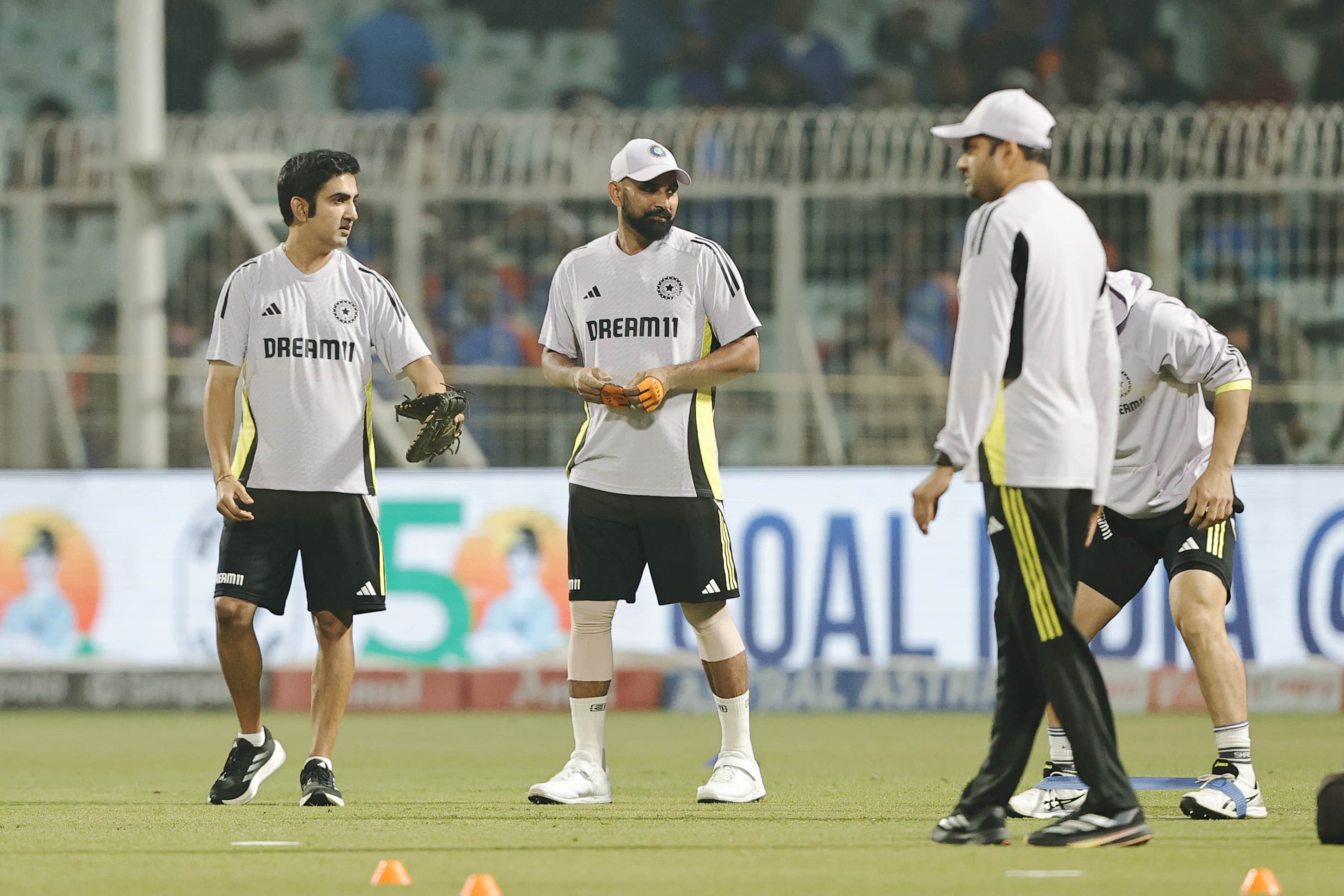 IND vs ENG: Mohammed Shami misses out as India opt to bowl in Kolkata