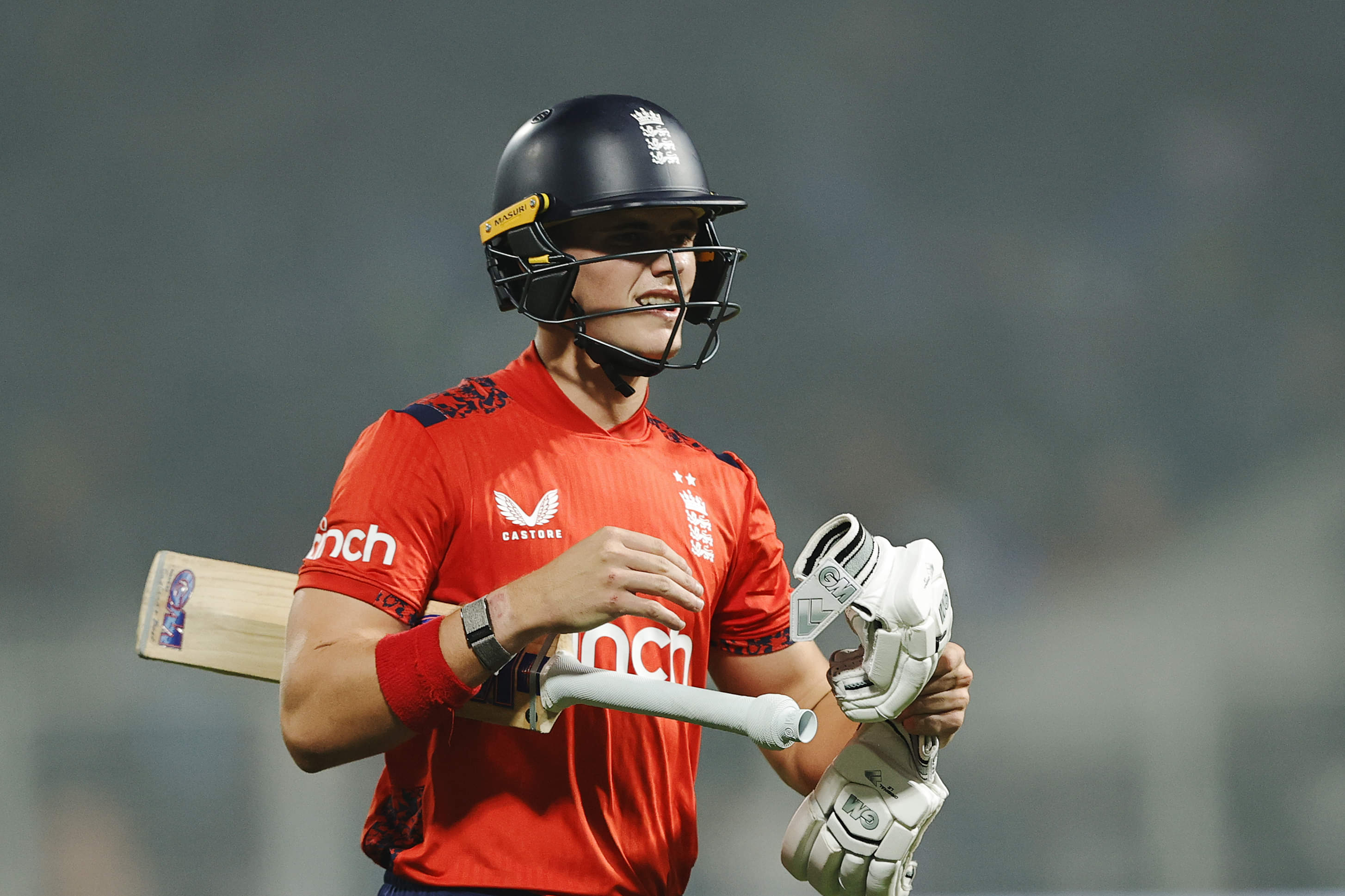 Royal RCB flop show at Eden as Salt, Livingstone & Bethell combine for 7 runs