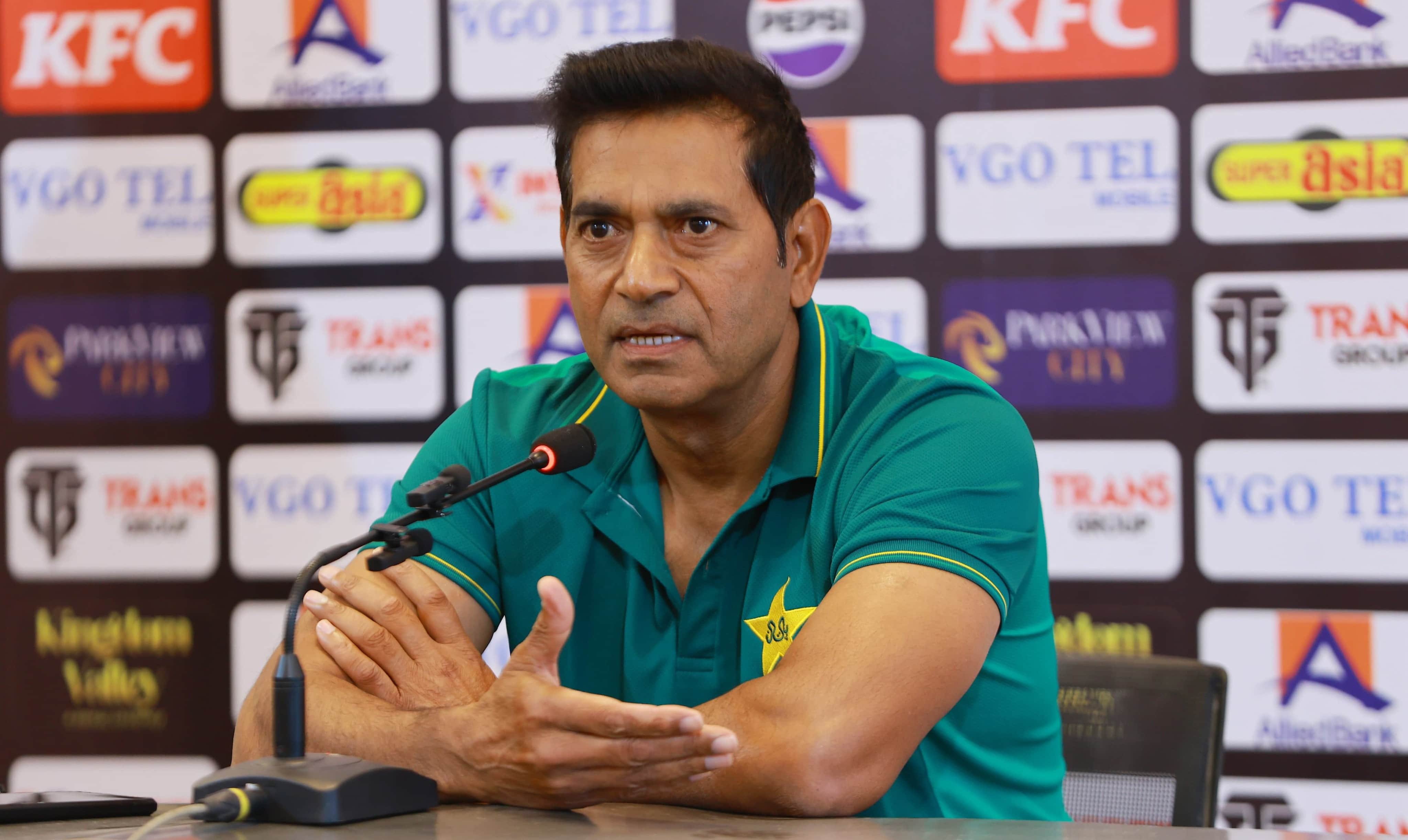 Don't see any problem: Pakistan coach Aaqib Javed on preparing rank turners