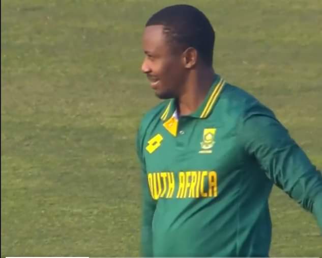 WATCH: South Africa’s Fielding Coach Wandile Gwavu Doubles-Up As Substitute Fielder