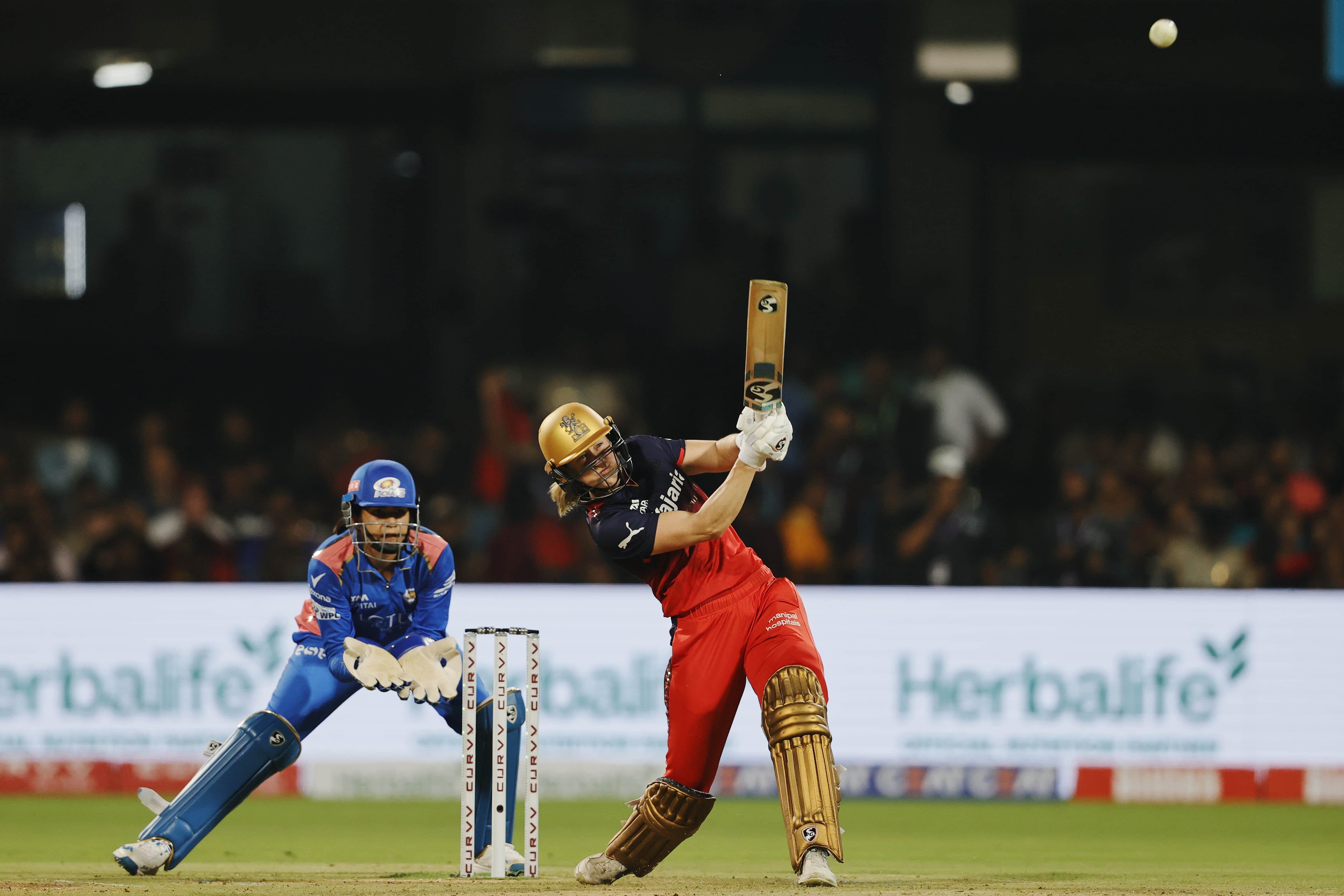 WATCH: Chinnaswamy Erupts As Ellyse Perry Smashes Amelia Kerr For A Huge Six